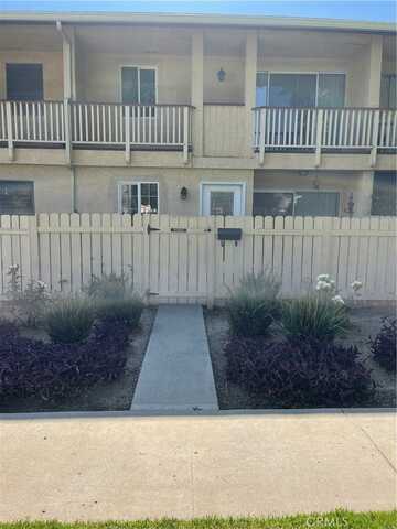 8055 Canby Avenue, Reseda, CA 91335