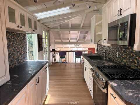 422 Graceland Drive, Laguna Beach, CA 92651