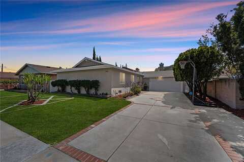 8832 Williamsburg Avenue, Westminster, CA 92683