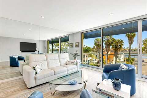 383 Bay Shore Ave., Long Beach, CA 90803