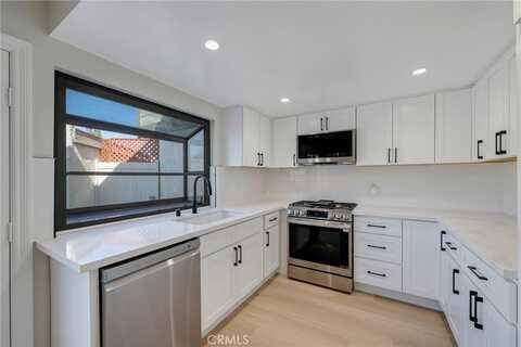 2870 N Cottonwood Street, Orange, CA 92865