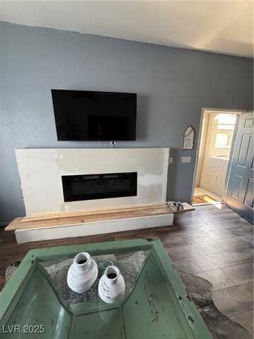 10245 S Maryland Parkway, Las Vegas, NV 89183