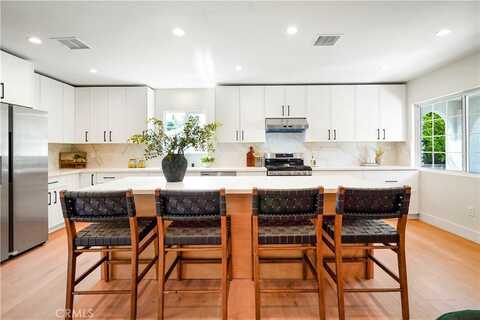 18324 Sylvan Street, Tarzana, CA 91335