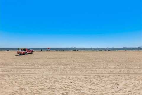 16887 S Pacific Avenue, Sunset Beach, CA 90742