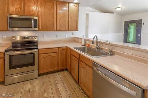 208 W Alma Street, Overton, NV 89040