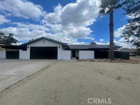 30230 Swan Point Drive, Canyon Lake, CA 92587
