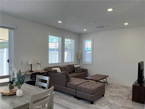 1420 W Plaza Del Amo, Torrance, CA 90501