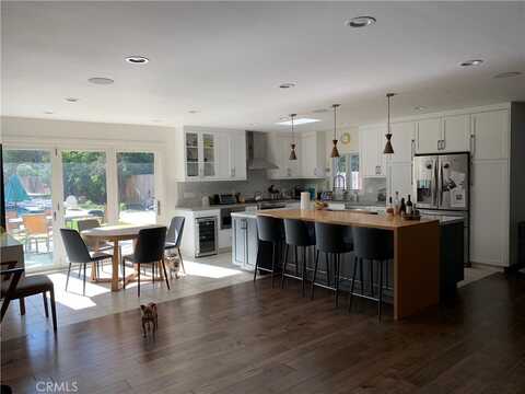 23400 Collins Street, Woodland Hills, CA 91367
