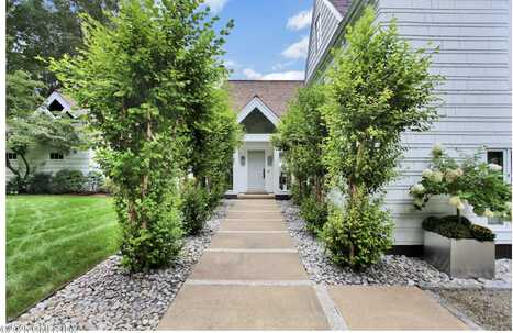1 Partridge Hollow Road, Greenwich, CT 06831