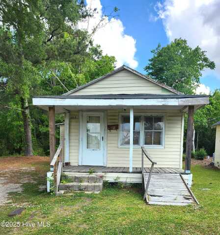 303 Garris Street, Ayden, NC 28513