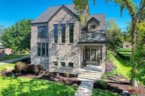 2600 Ridgeline Court, Lincoln, NE 68512