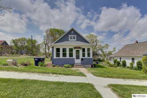 3318 N 65th Street, Omaha, NE 68104