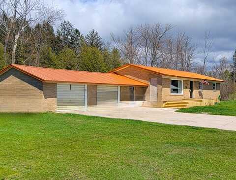 5578 John Street, Onekama, MI 49675