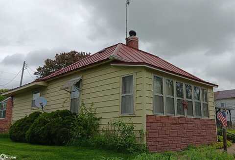 305 1St Street, Lowell, IA 52645