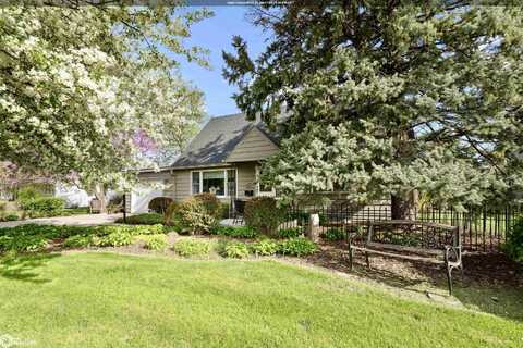 1717 10Th Avenue, Grinnell, IA 50112