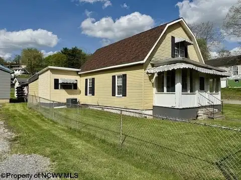 346 Parkway Avenue, Anmoore, WV 26301