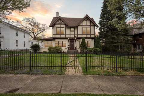 707 W Washington Avenue, Jackson, MI 49201