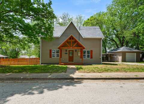 305 N Pike Avenue, Bolivar, MO 65613