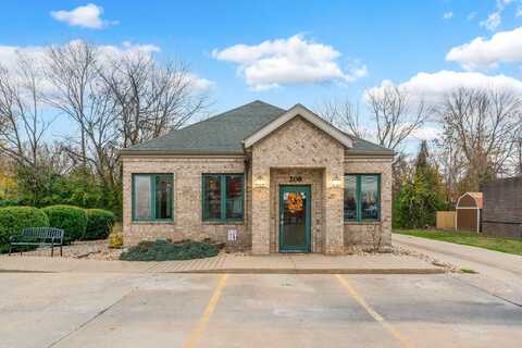 208 N Main Street, Nixa, MO 65714