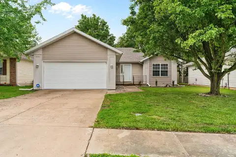 1459 S Lone Pine Avenue, Springfield, MO 65804