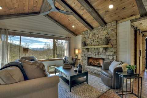 283 Cherokee Circle, Ellijay, GA 30540