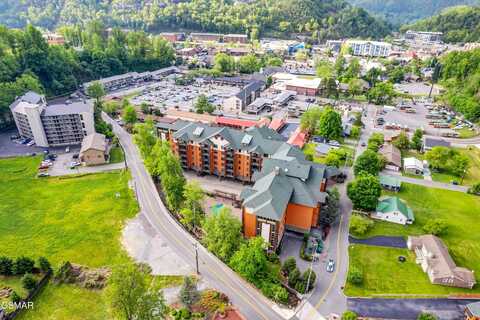 215 Woliss Lane, Gatlinburg, TN 37738