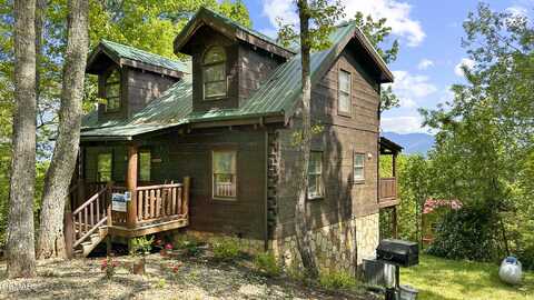 2126 Loafers Glory Way, Gatlinburg, TN 37738