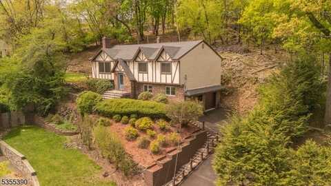 6 Hazel St, Woodland Park, NJ 07424