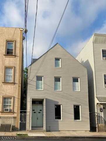 418 Walnut St, Newark, NJ 07105