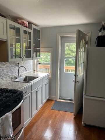 153 Valley Rd, Montclair, NJ 07042