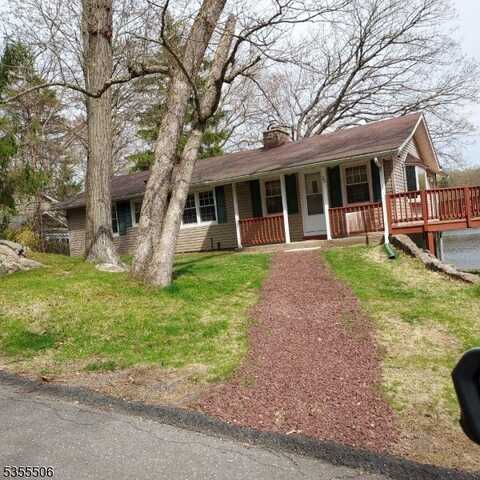29 Lake Shore Rd, Hardyston, NJ 07460