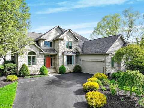 210 Chisholm Court, Aurora, OH 44202