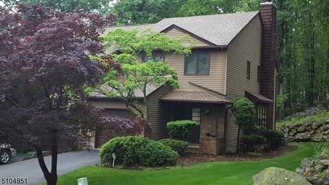 25 Heritage Ct, Whippany, NJ 07950