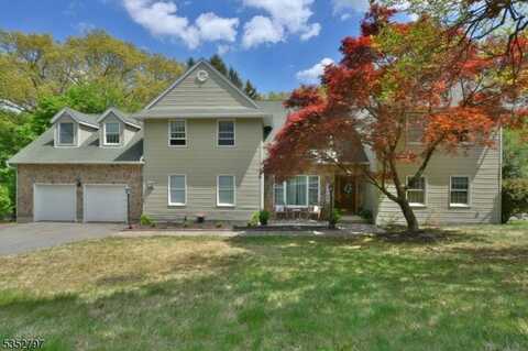 28 White Birch Ter, Kinnelon, NJ 07405