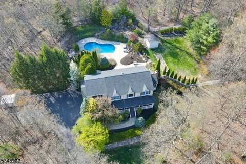 19 Marisa Ct, West Milford, NJ 07480