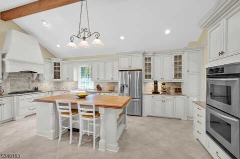 28 Bisset Dr, West Milford, NJ 07480