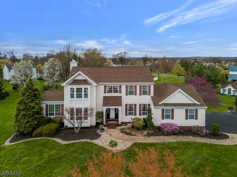 3 Gateshead Dr, Raritan, NJ 08822