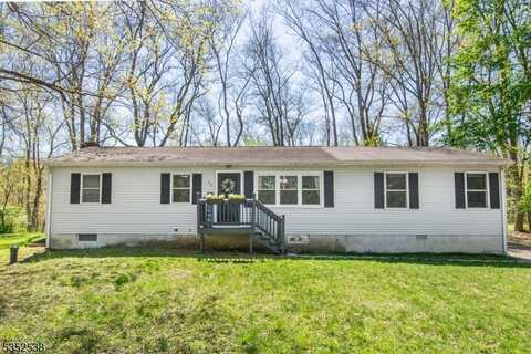 88 Cresent Dr, Hampton, NJ 07860