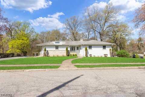 110 Albany Ave, Pompton Lakes, NJ 07442