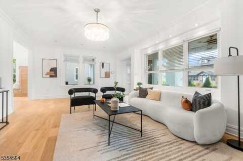 1102 Anderson Ave, Fort Lee, NJ 07024