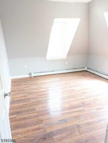 295 S 7Th St, Newark, NJ 07103