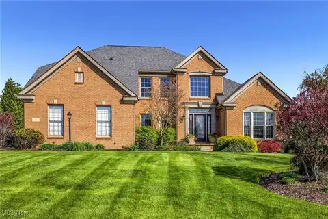 1250 Wareham Circle, Green, OH 44312