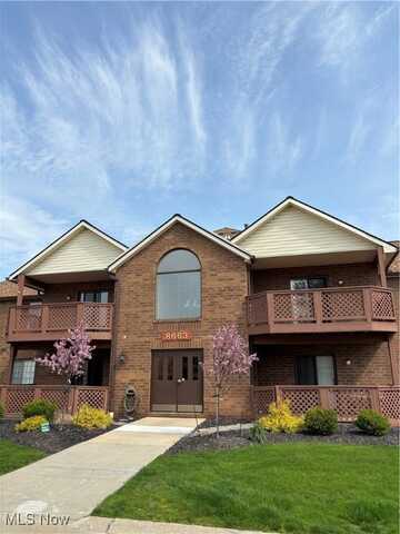 8663 Scenicview Drive, Broadview Heights, OH 44147