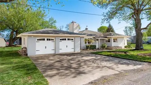 5130 Bateson Drive NE, Thornville, OH 43076
