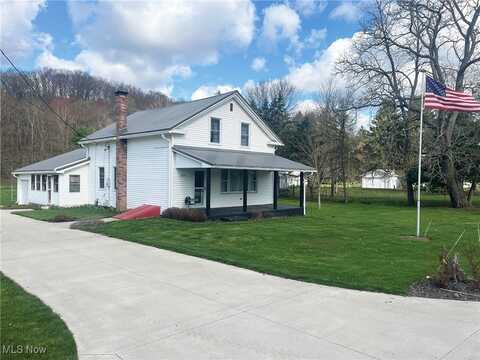 8201 Old Canal Lane NW, Malvern, OH 44644