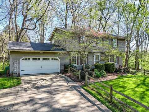 1481 Limonis Street NW, Uniontown, OH 44685