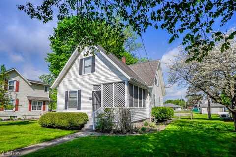 243 S Prospect Avenue, Hartville, OH 44632