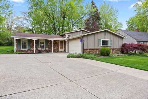 8290 Metropolitan Boulevard, Olmsted Falls, OH 44138