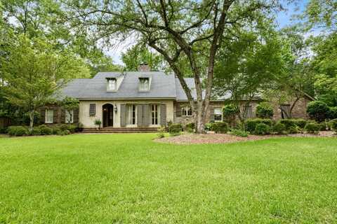 112 Heatherwood Dr., Hattiesburg, MS 39402