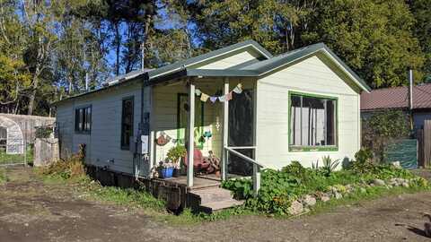 51 Main Street, Petrolia, CA 95558